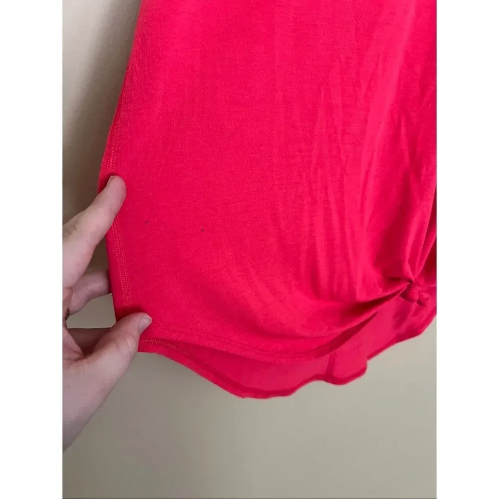 The North Face T-Shirt Woman’s Size Medium-Bally - Picture 3 of 8